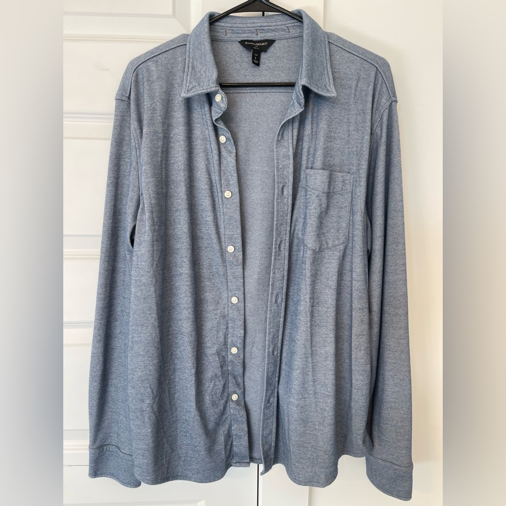 Banana Republic Light Blue Slim Fit Shirt (NWOT)